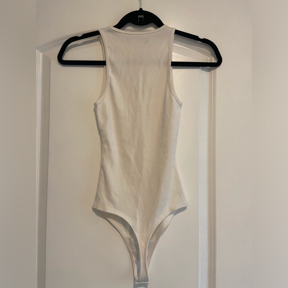 Women’s Abercrombie & Fitch Keyhole Ribbed Bodysuit in White size XS - Picture 3 of 3